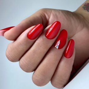 Manicura Xpress ON en soft gel con decoración nude minimalista.